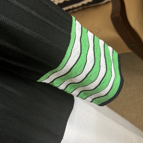 Delightful Ming Wang lightweight sweater. - Picture 3 of 7